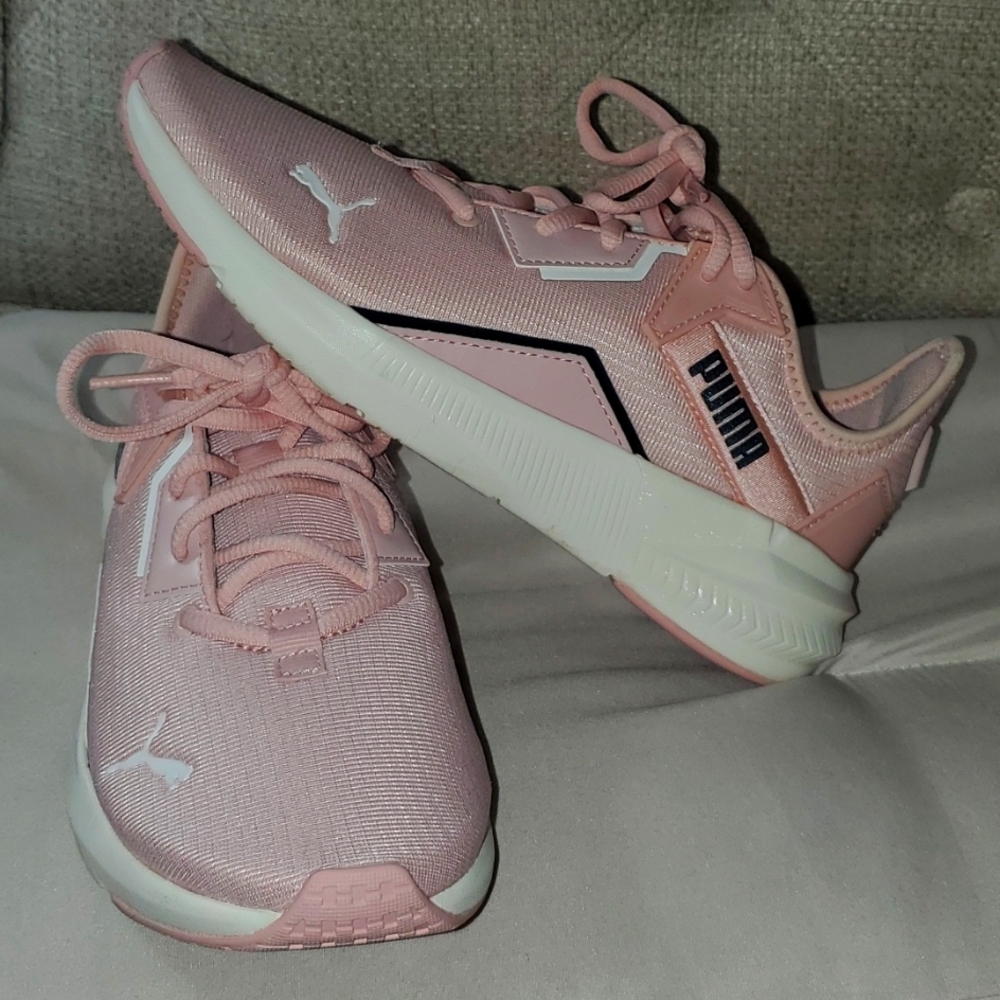 PUMA Platinum Shimmer| Women's marathon shoes